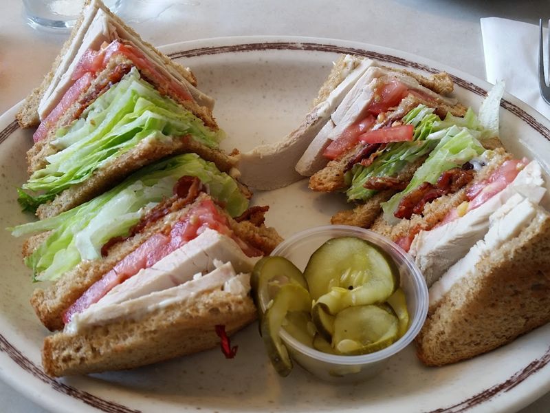 Leo's Country Oven food